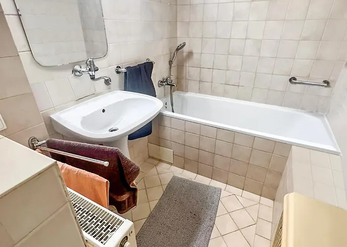 Na Tretasu S Vinnym Sklepem Holiday home *