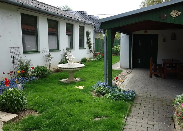 Na Tretasu S Vinnym Sklepem Holiday home